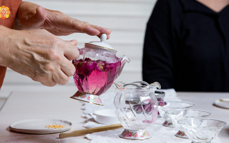 Flower tea experience pouring tea