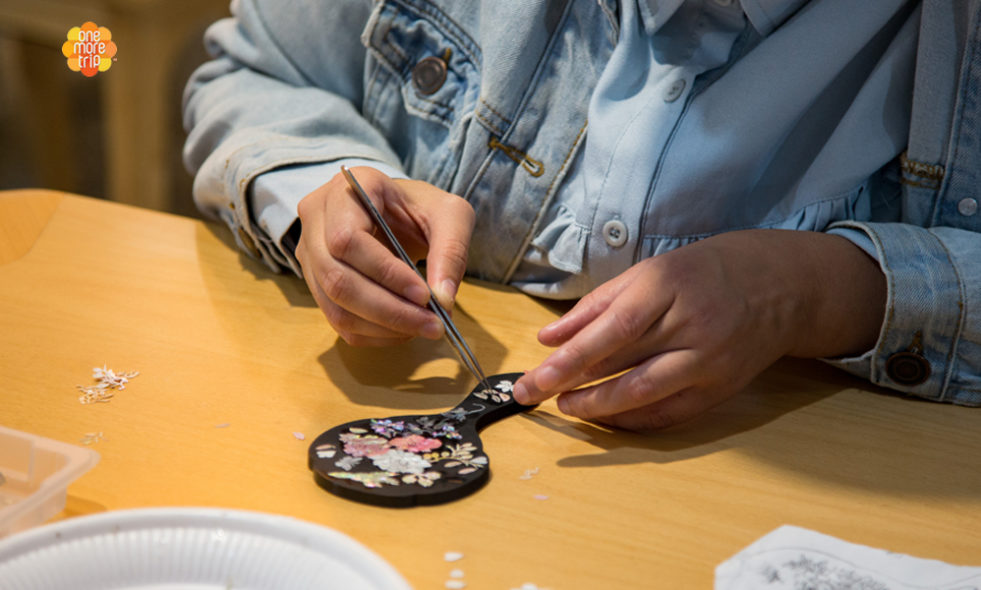 Mother-of-Pearl Craft Making Class in Seoul | KoreaTravelEasy