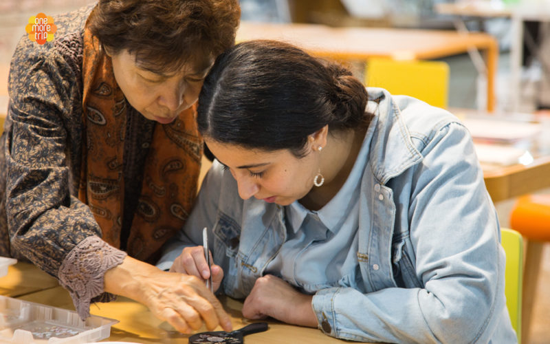 mother of pearl teacher instructing