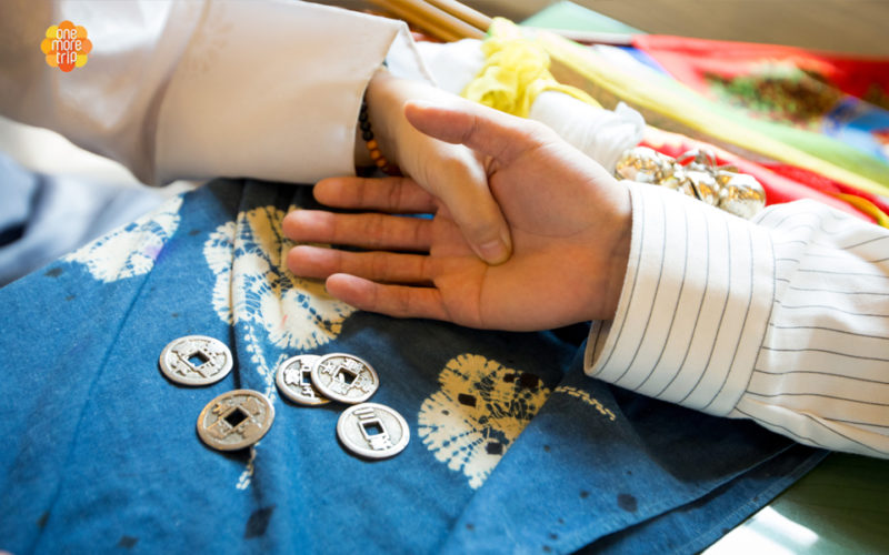 Korean fortune teller palm reading